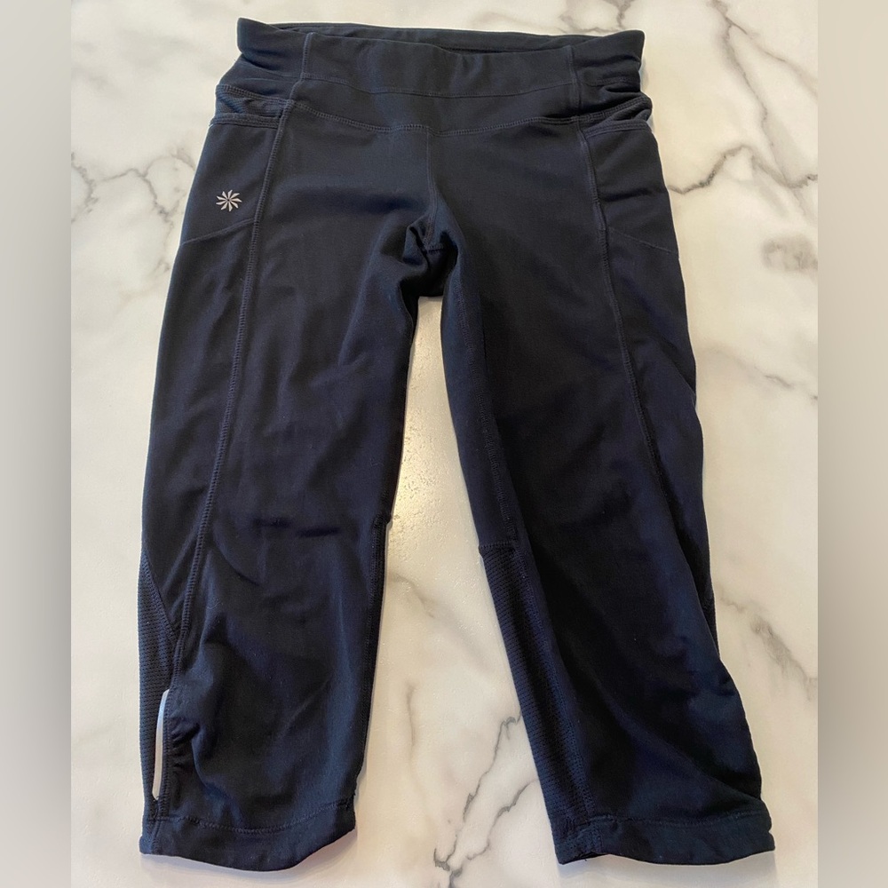 Athleta  crop leggings, Capri style leggings workout pants - Picture 2 of 16